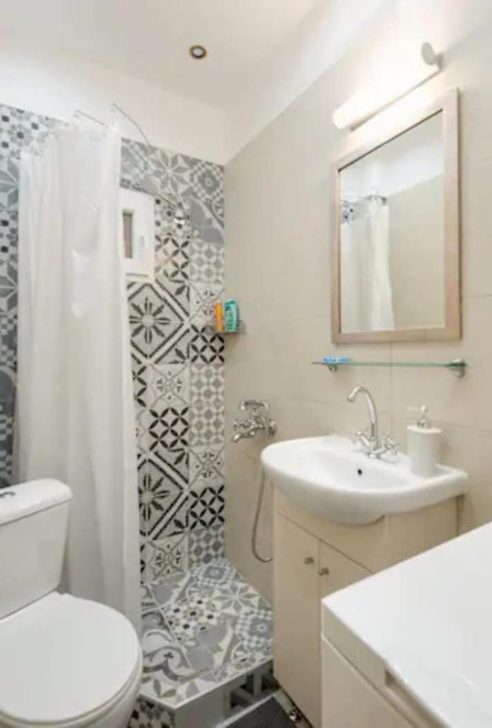 Private Pristine Balcony Home- Heart Of The Center 테살로니키 외부 사진