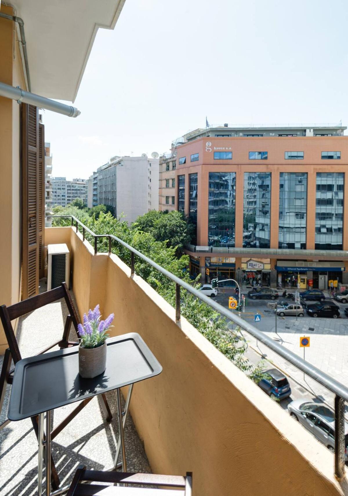 Private Pristine Balcony Home- Heart Of The Center 테살로니키 외부 사진